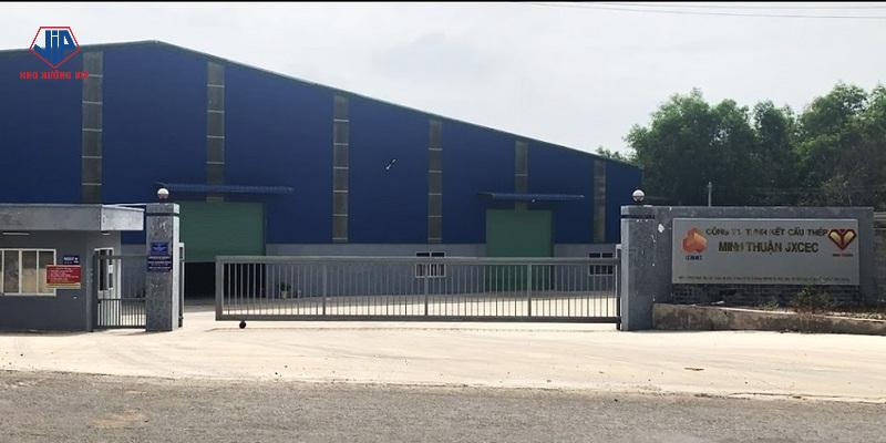 Các hoạt động sản xuất nặng như luyện kim, đúc, gia công kim loại gây hao mòn nhanh cho công trình