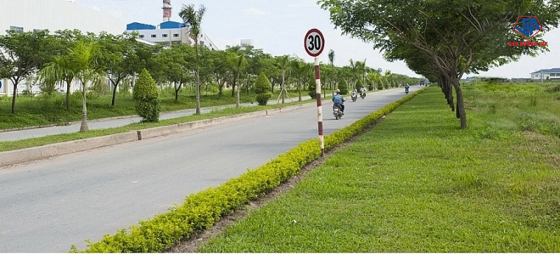 Hệ thống giao thông thuận lợi tại KCN Phước Đông giúp tối ưu chi phí vận chuyển và thời gian logistics